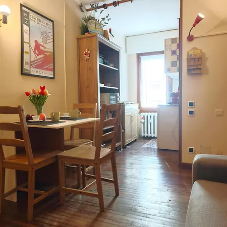 아파트 Hostdomus - Nido Alpino 세스트리에